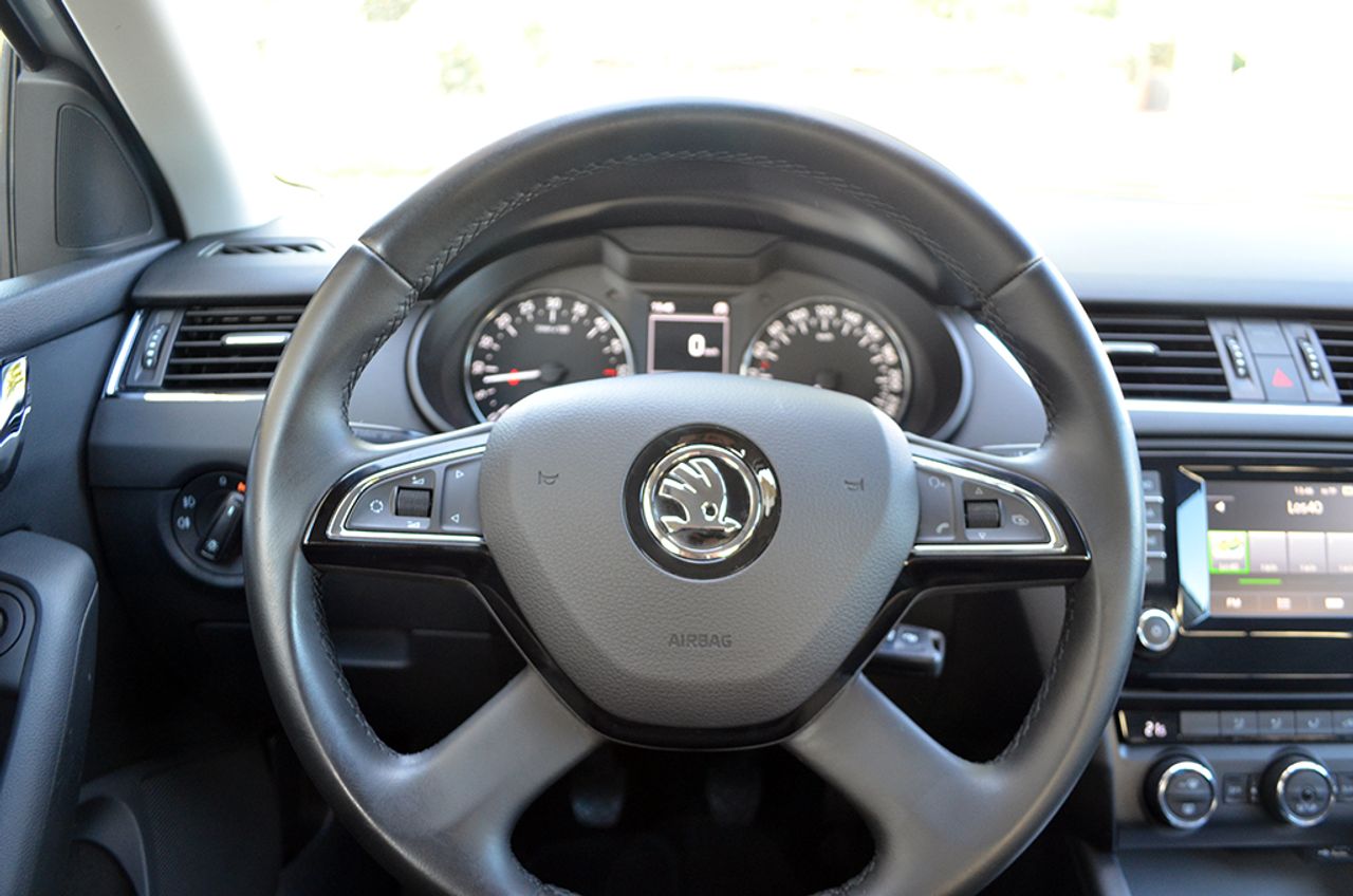 Skoda Octavia 1.6 Tdi 105cv Ambition - Foto 17
