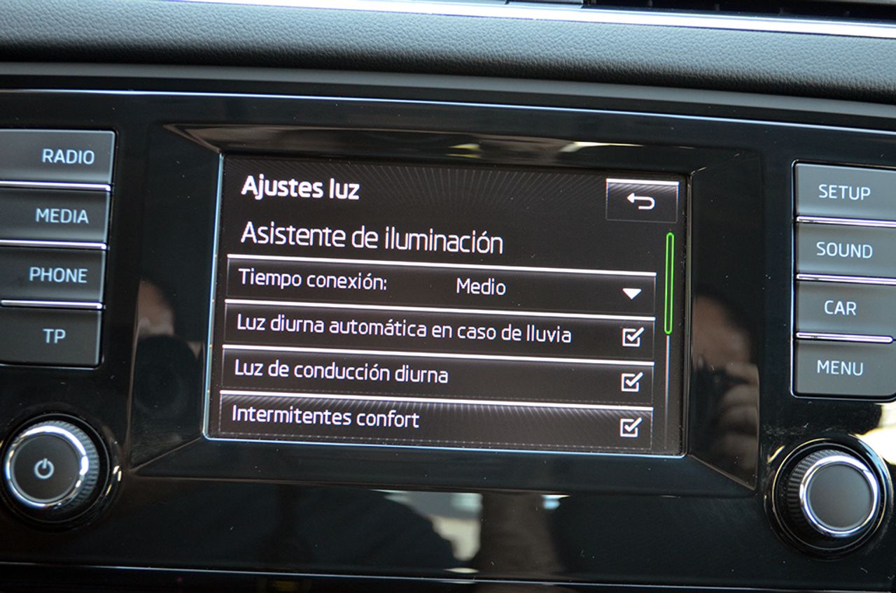 Skoda Octavia 1.6 Tdi 105cv Ambition - Foto 33