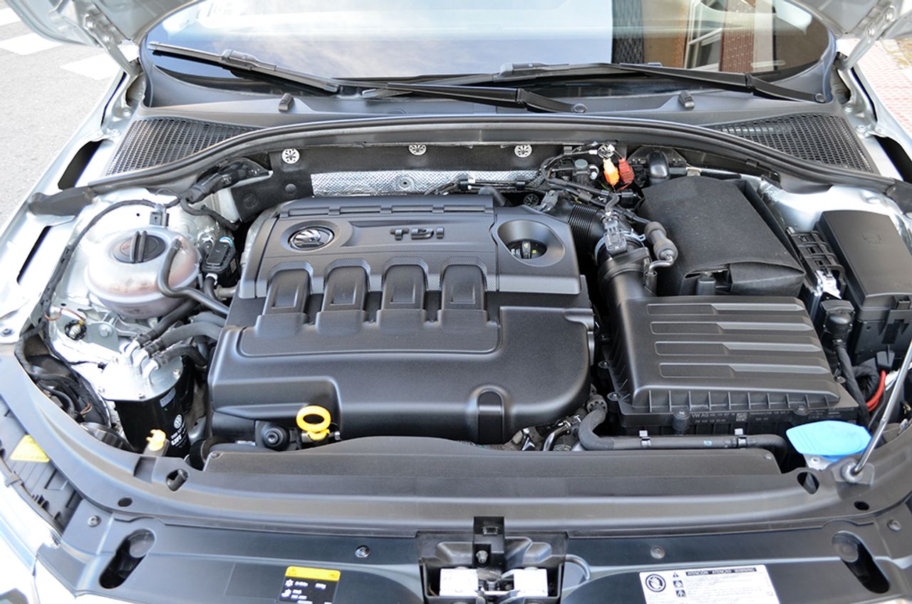Skoda Octavia 1.6 Tdi 105cv Ambition - Foto 39