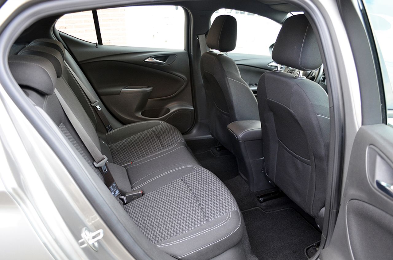 Opel Astra 5p Dynamic 1.6 CDTI 81 kW (110 CV) - Foto 12