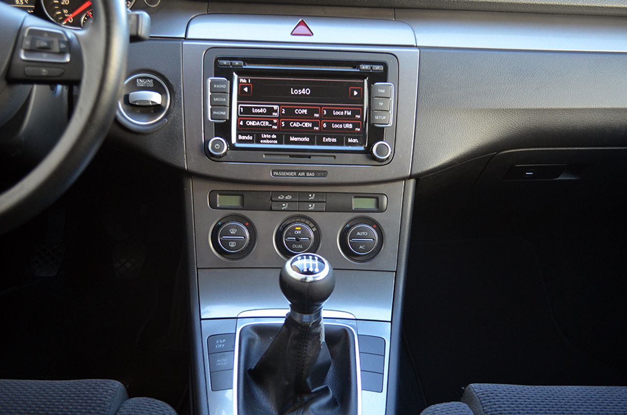 Volkswagen Passat Variant Advance Plus 2.0 TDI CR 140 CV DPF - Foto 15