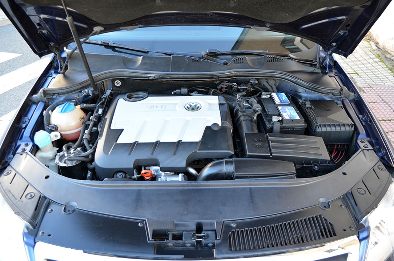 Volkswagen Passat Variant Advance Plus 2.0 TDI CR 140 CV DPF - Foto 34