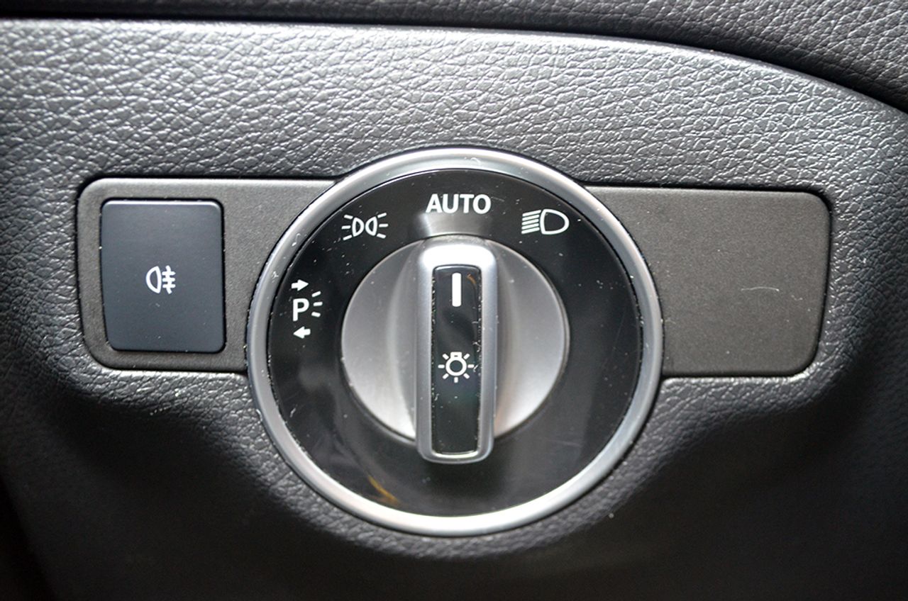 Mercedes Clase CLA 200d 136cv AMG - Foto 57