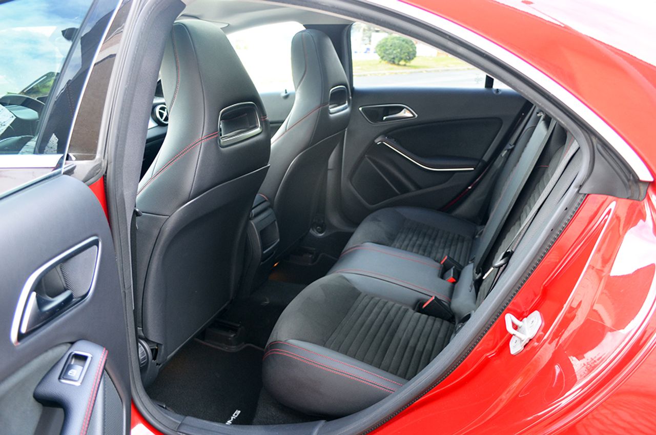 Mercedes Clase CLA 200d 136cv AMG - Foto 9