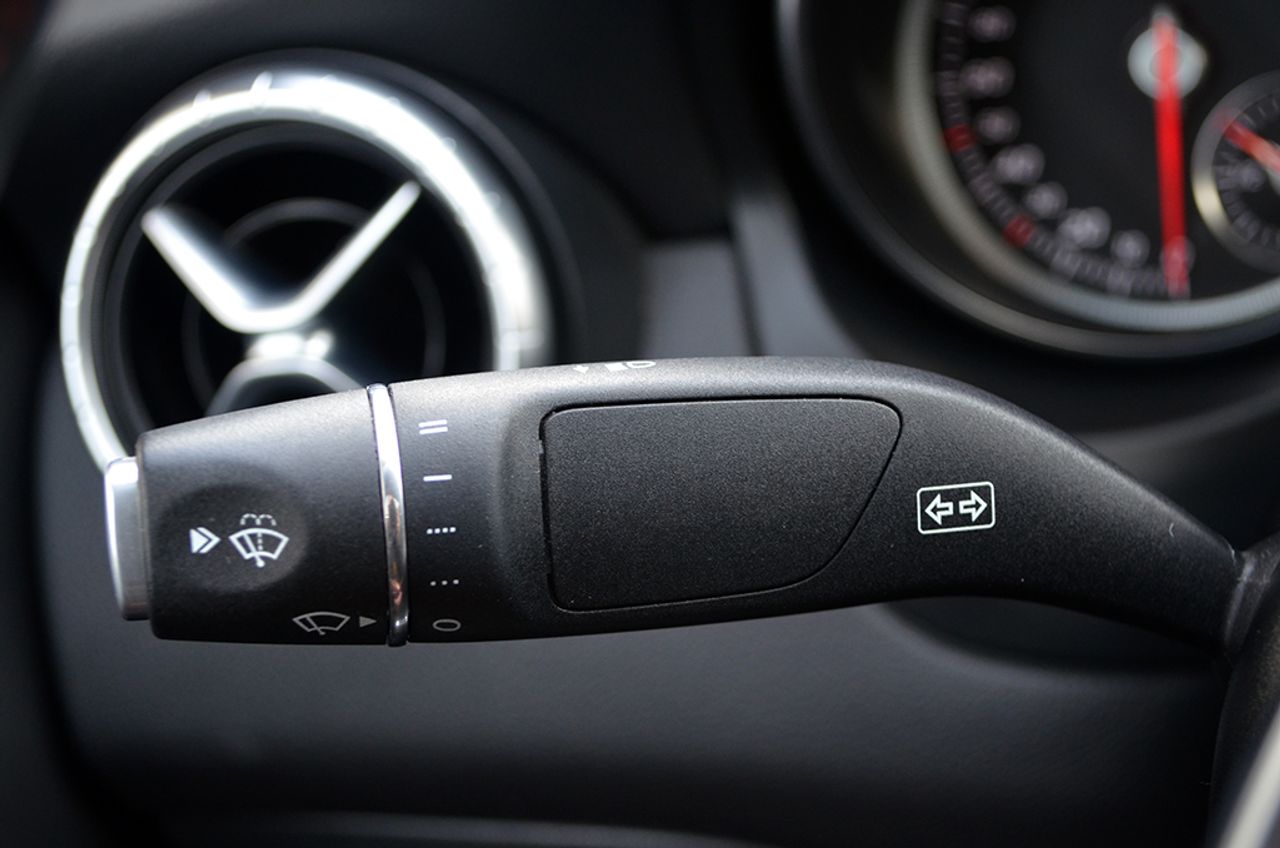 Mercedes Clase CLA 200d 136cv AMG - Foto 23