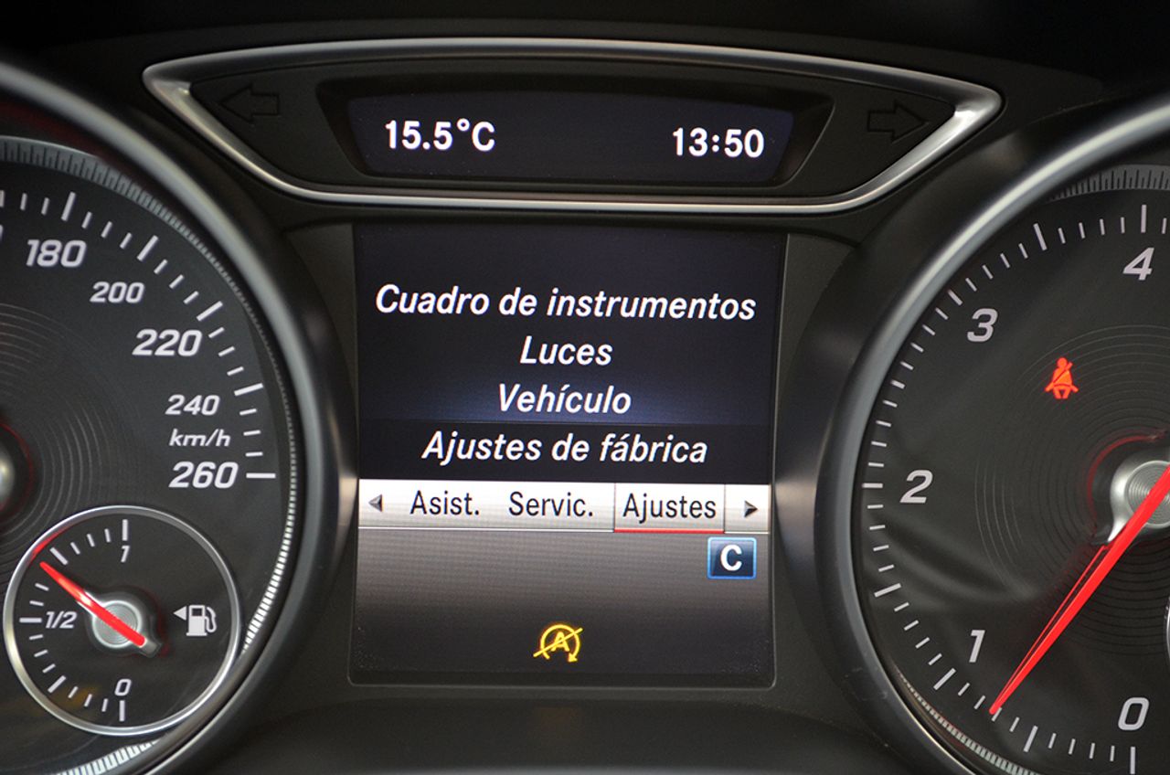 Mercedes Clase CLA 200d 136cv AMG - Foto 31