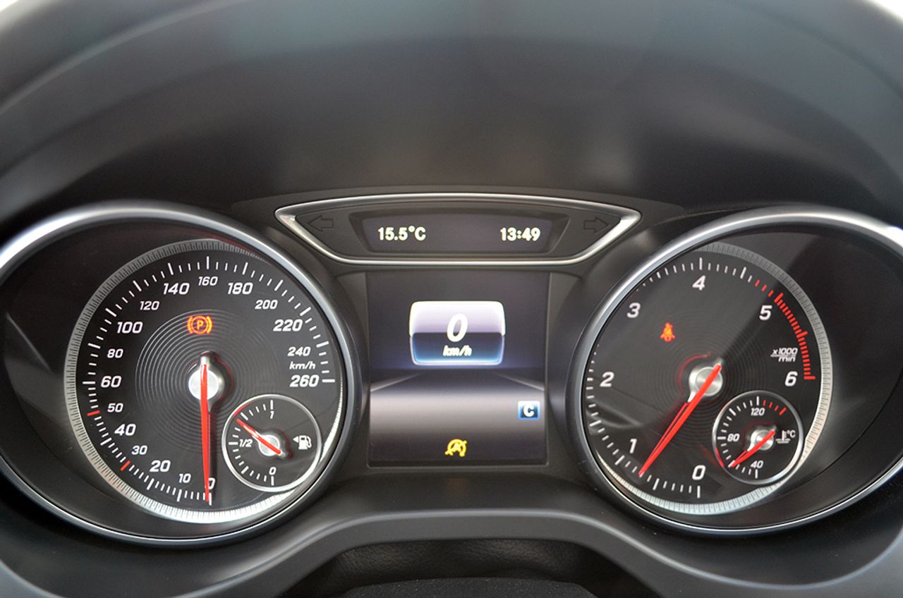 Mercedes Clase CLA 200d 136cv AMG - Foto 25