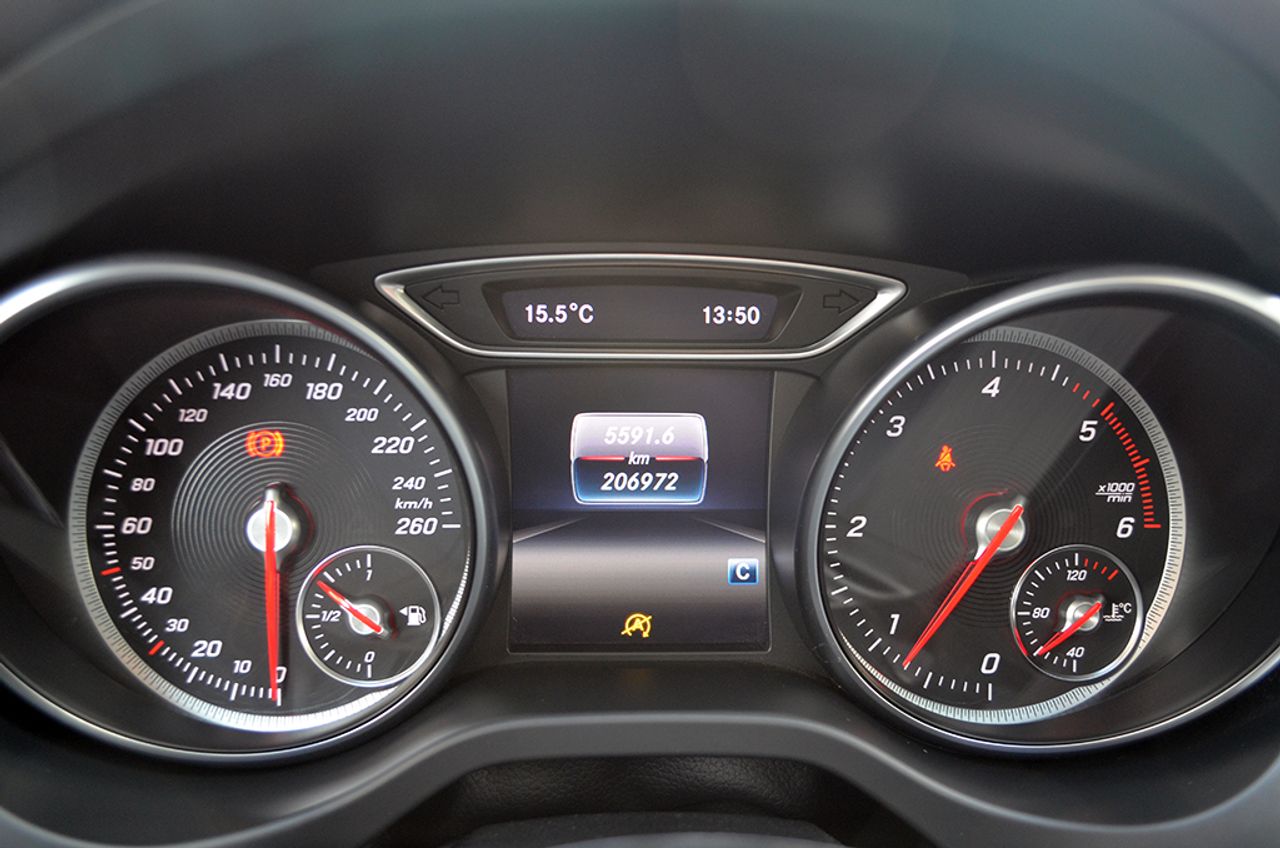 Mercedes Clase CLA 200d 136cv AMG - Foto 11