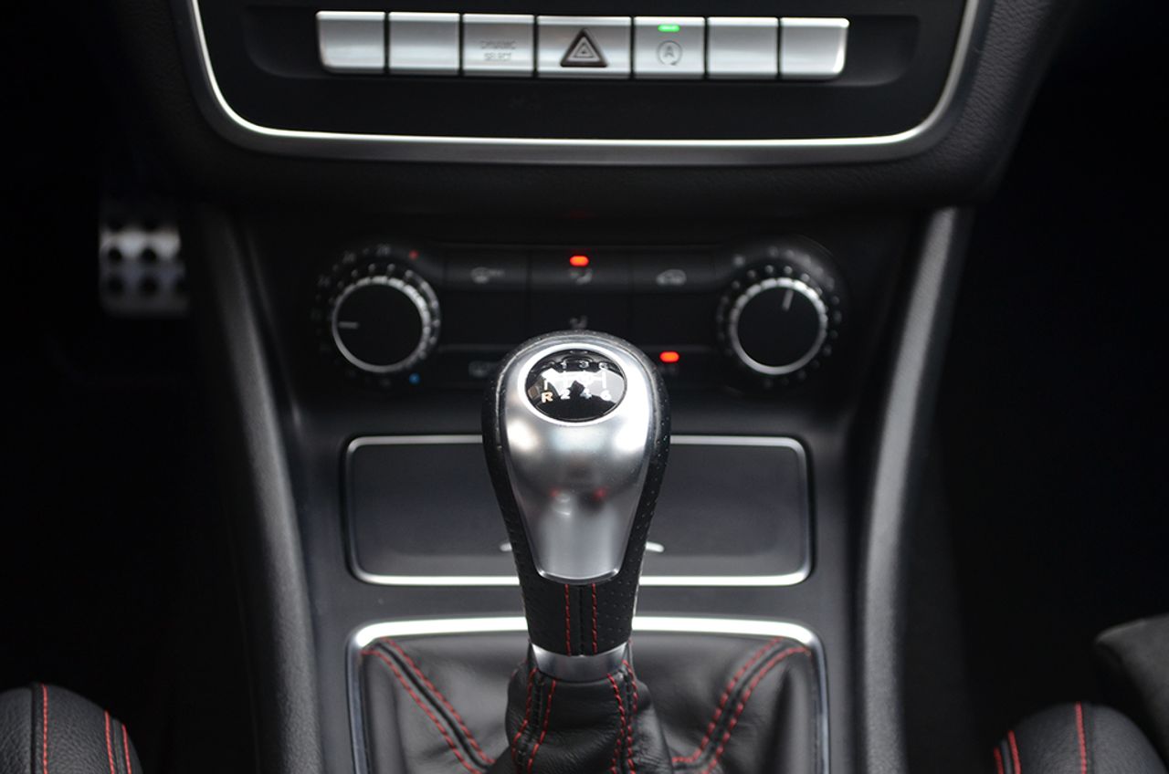 Mercedes Clase CLA 200d 136cv AMG - Foto 15