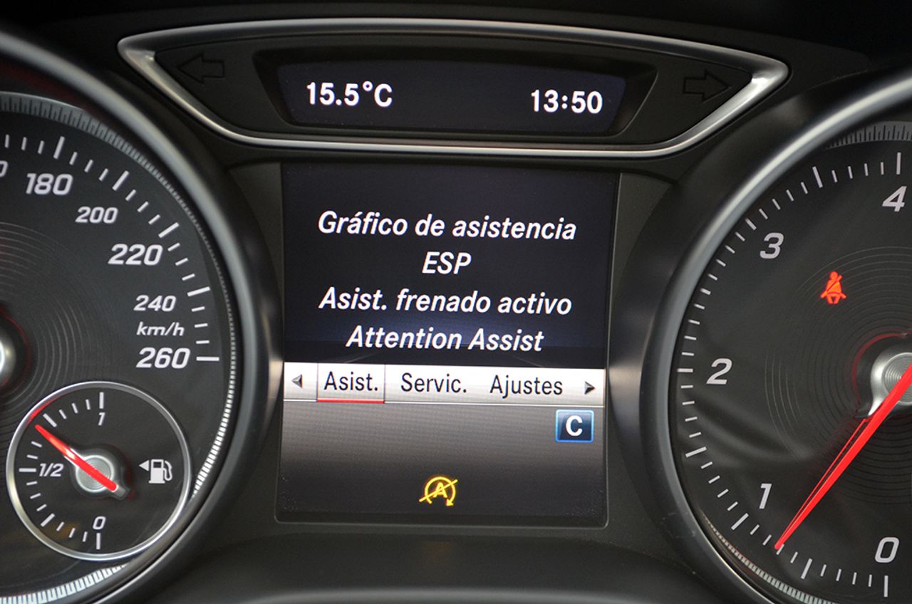 Mercedes Clase CLA 200d 136cv AMG - Foto 29
