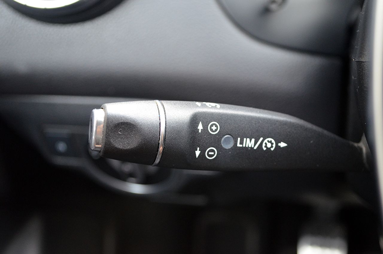 Mercedes Clase CLA 200d 136cv AMG - Foto 24