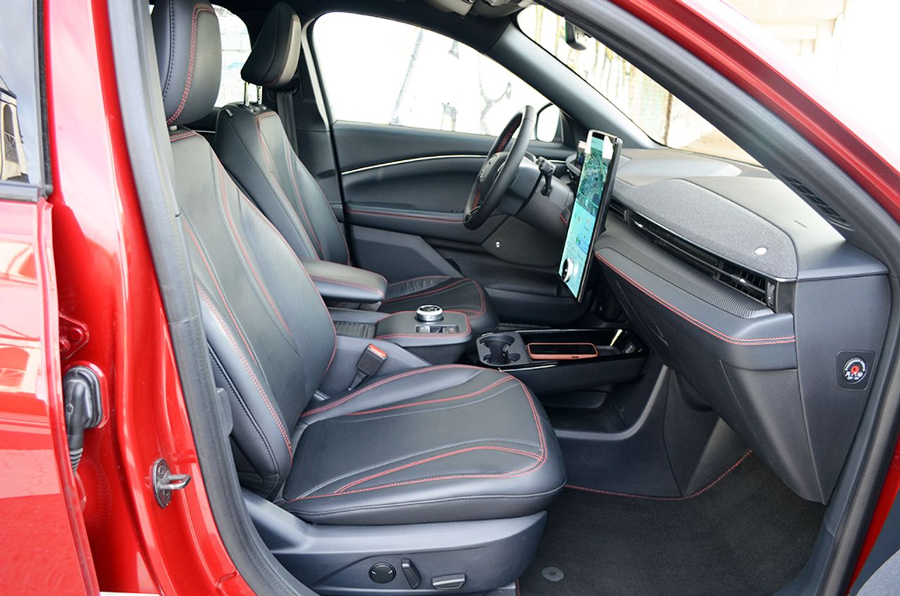 Ford Mustang Mach-E Premium AWD 258 kW (351 CV) Rango Extendido 99 kWh - Foto 13