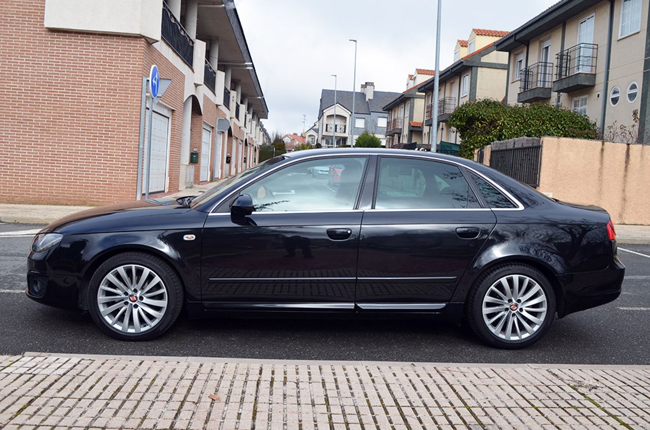 Seat Exeo Style 2.0 TDI CR 143 CV Multitronic - Foto 38