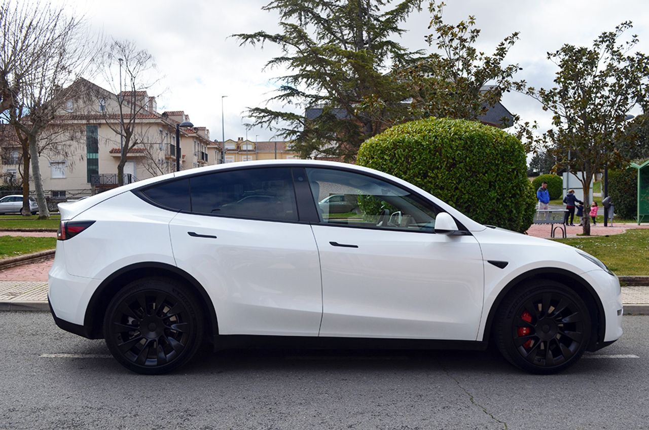 Tesla Model Y Gran autonomía Tracción integral 514cv - Foto 5
