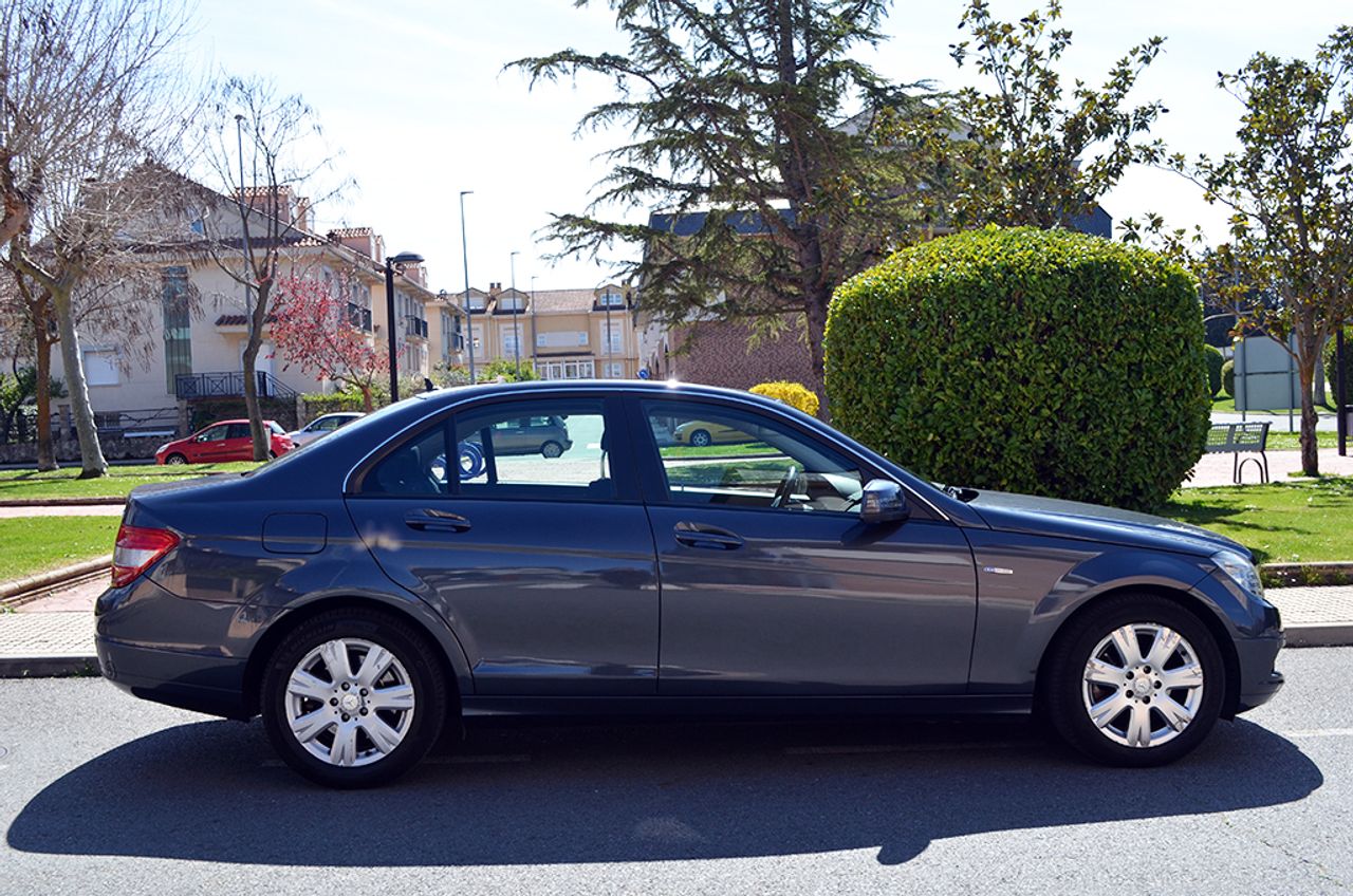 Mercedes Clase C C 220 CDI BlueEFFICIENCY Berlina Aut. 170cv - Foto 5