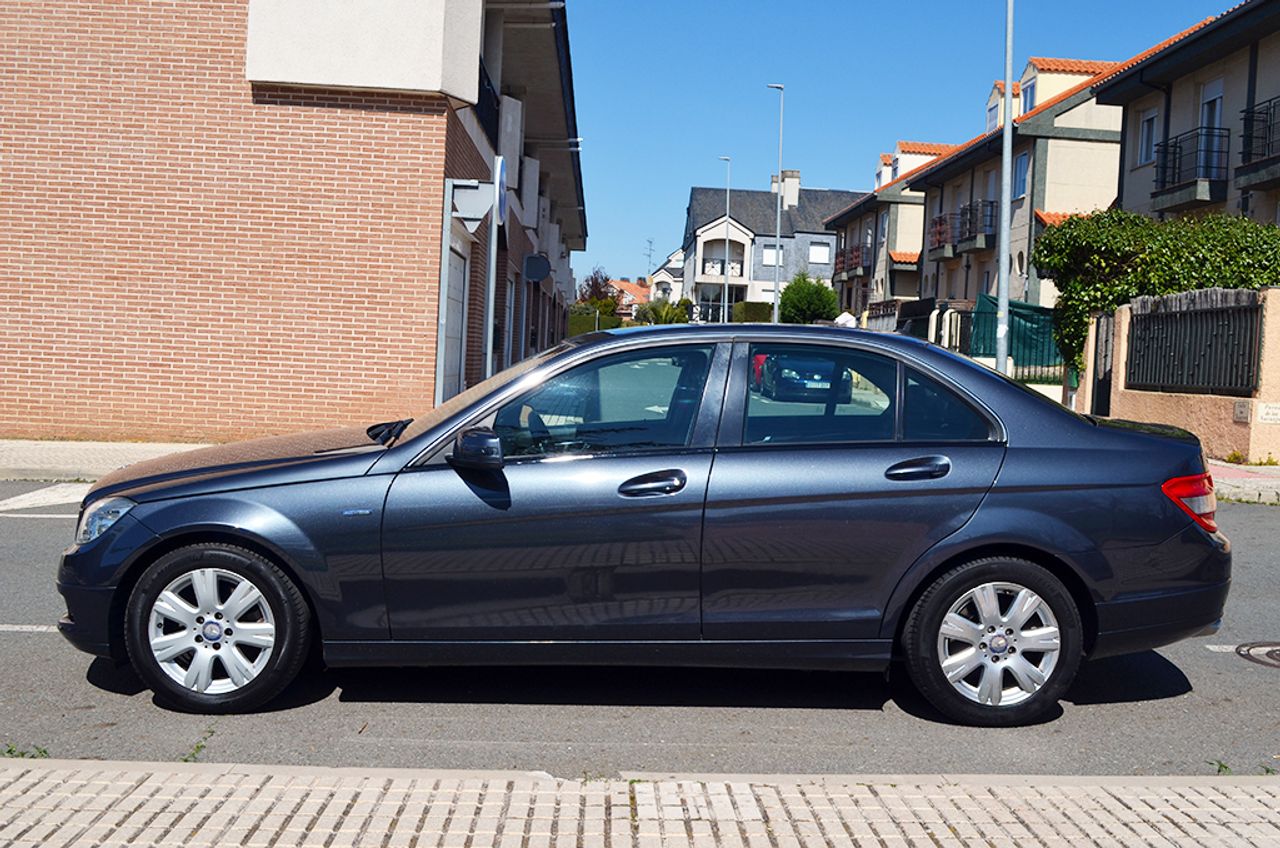 Mercedes Clase C C 220 CDI BlueEFFICIENCY Berlina Aut. 170cv - Foto 42