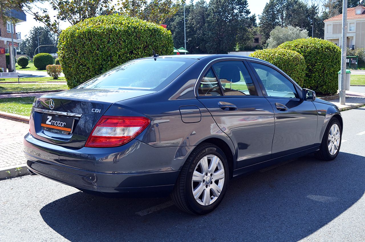 Mercedes Clase C C 220 CDI BlueEFFICIENCY Berlina Aut. 170cv - Foto 4