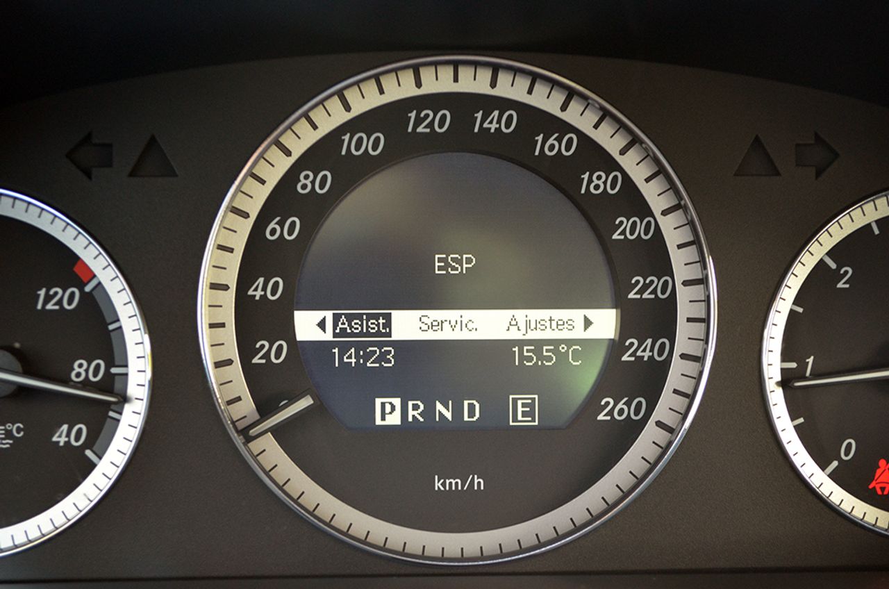 Mercedes Clase C C 220 CDI BlueEFFICIENCY Berlina Aut. 170cv - Foto 27