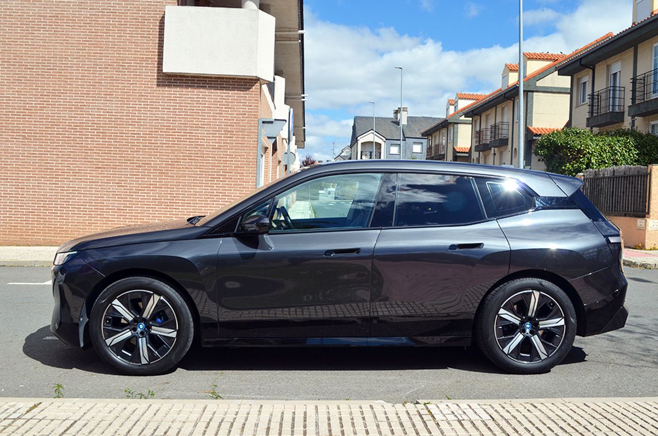 BMW iX xDrive50 523cv 111kWh - Foto 109