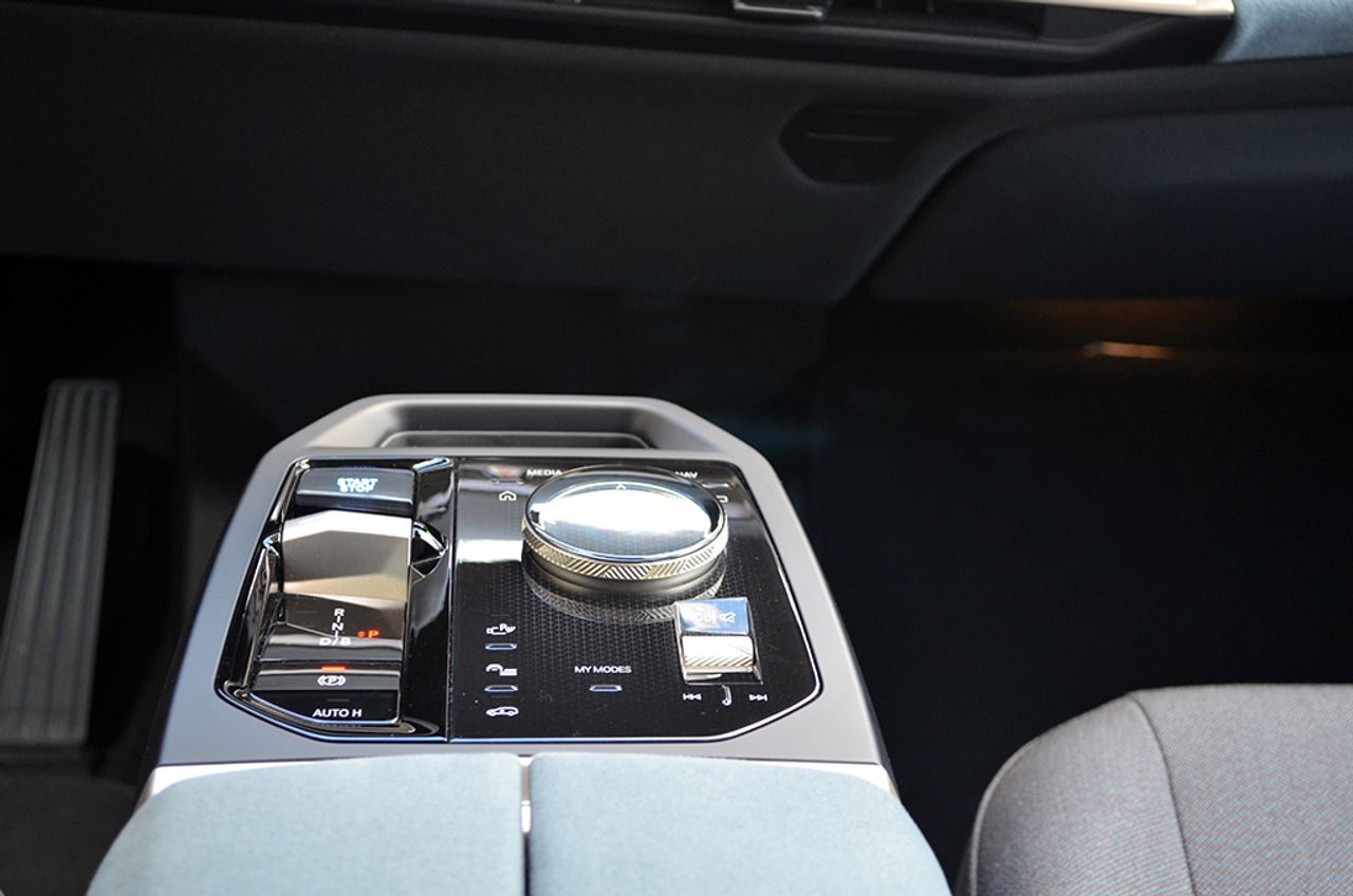 BMW iX xDrive50 523cv 111kWh - Foto 15