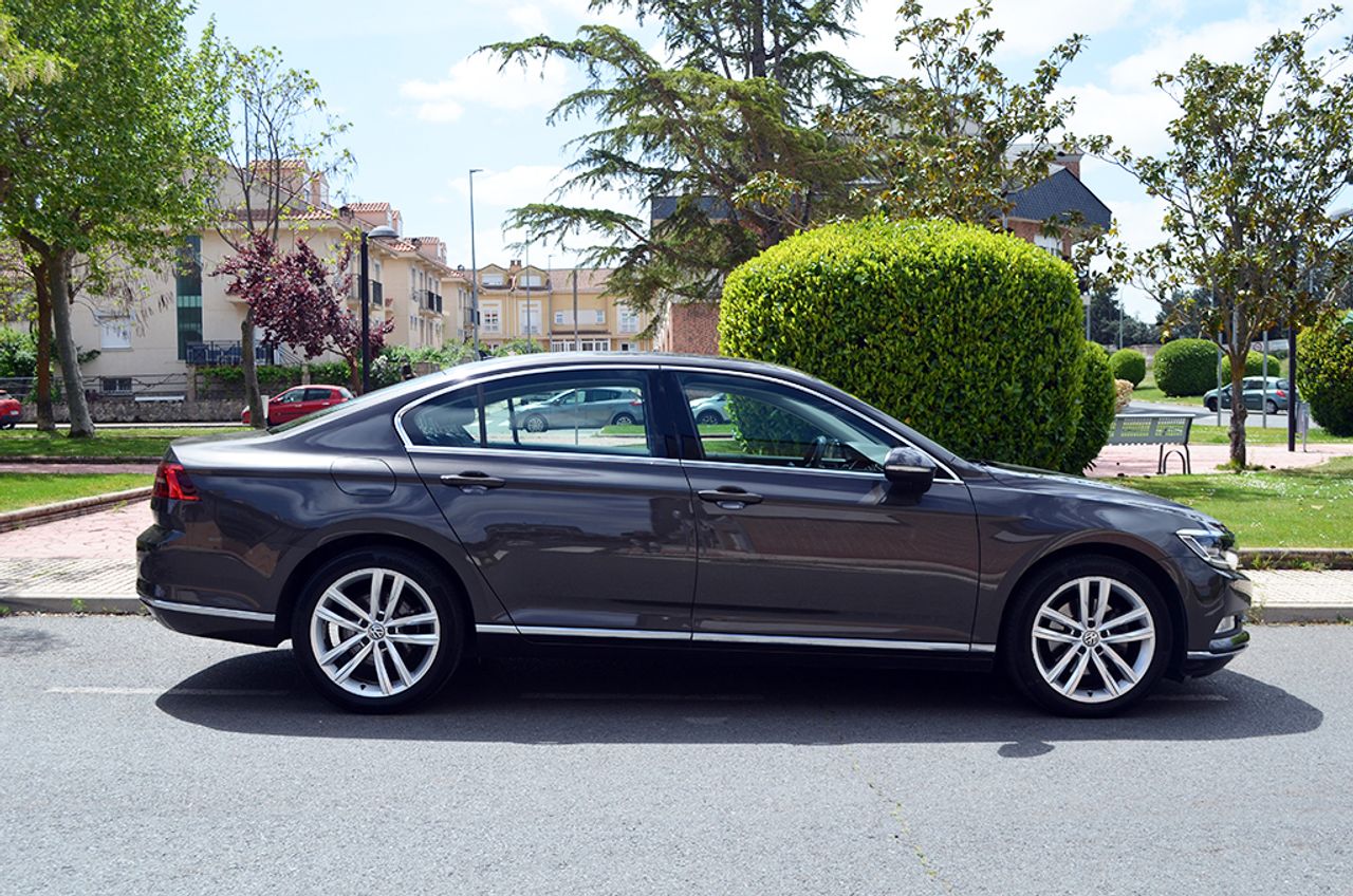 Volkswagen Passat Sport 2.0 TDI BMT 110 kW (150 CV) - Foto 5
