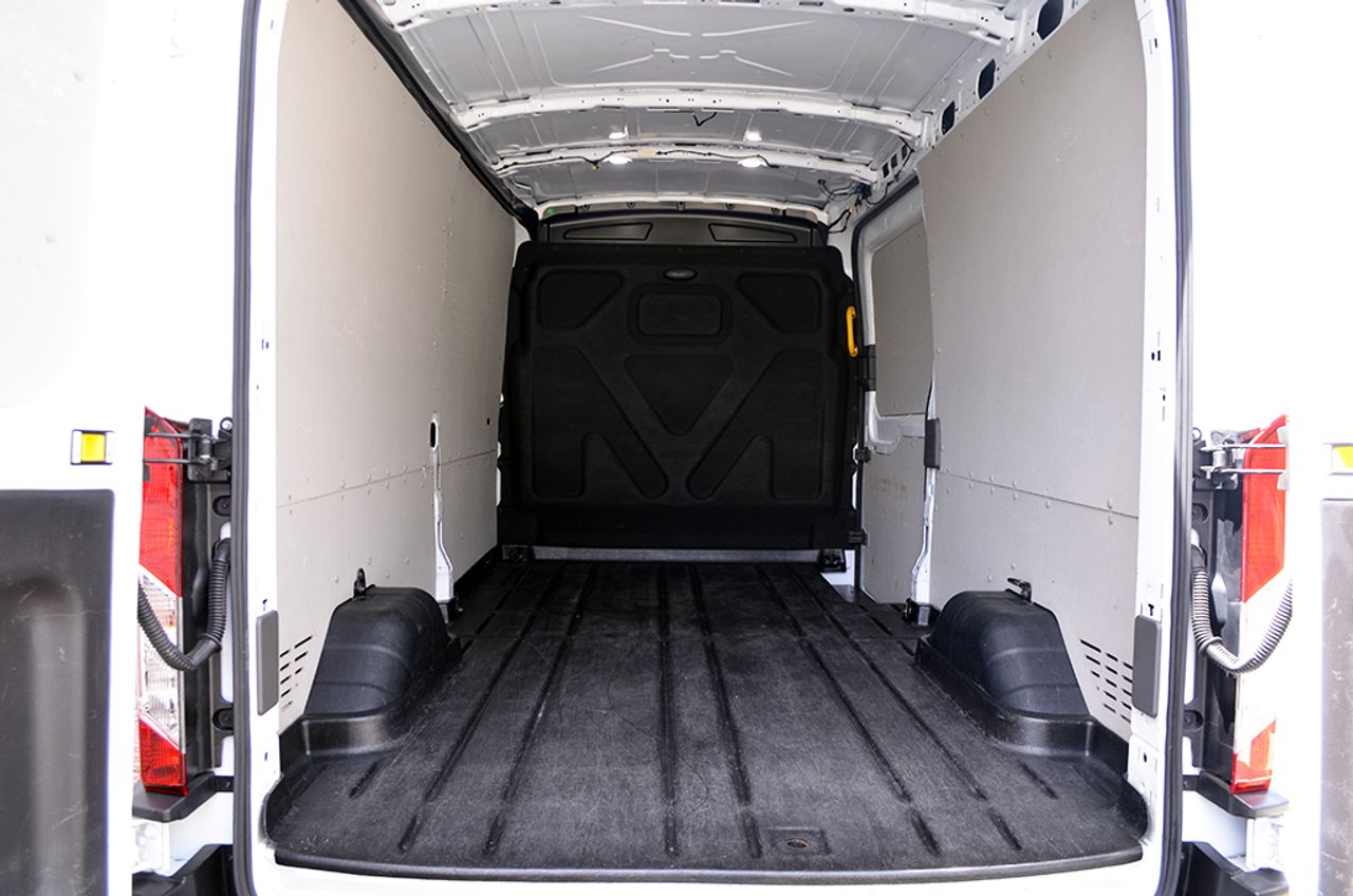 Ford Transit e-Transit 350 L3 BEV 75 kWh 184cv RWD - Foto 10