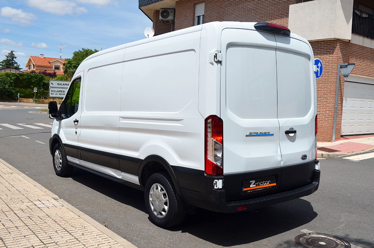Ford Transit e-Transit 350 L3 BEV 75 kWh 184cv RWD - Foto 3