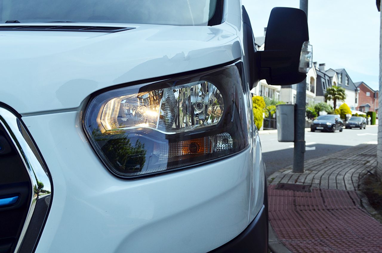 Ford Transit e-Transit 350 L3 BEV 75 kWh 184cv RWD - Foto 66