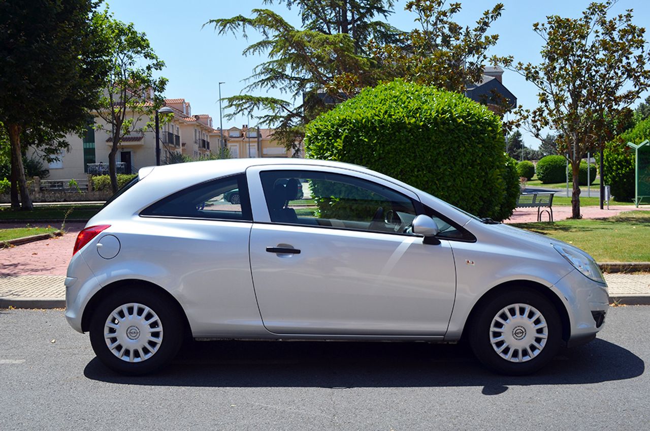 Opel Corsa 3p Essentia 1.2 85 CV - Foto 5
