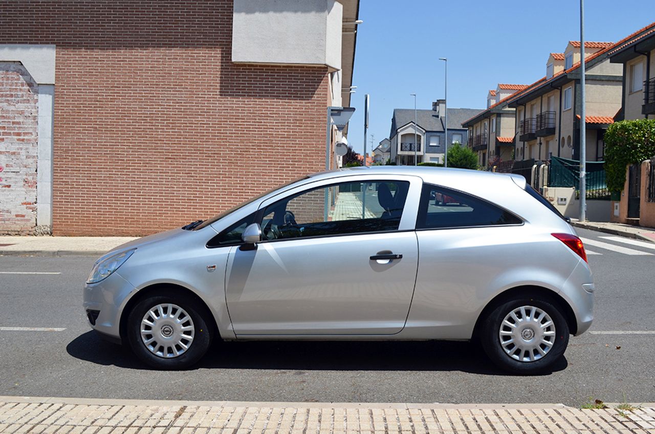 Opel Corsa 3p Essentia 1.2 85 CV - Foto 35