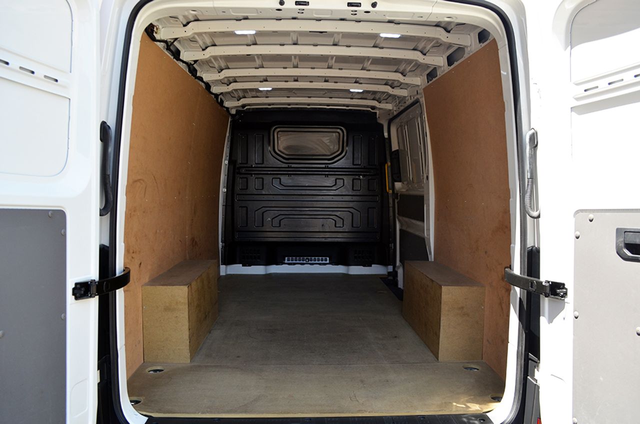 Volkswagen Crafter 35 L3H2 2.0 Tdi 140cv Auto 8 vel. - Foto 10
