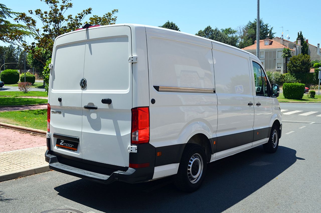 Volkswagen Crafter 35 L3H2 2.0 Tdi 140cv Auto 8 vel. - Foto 4