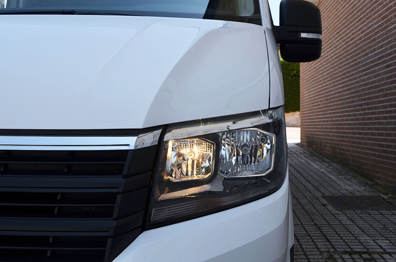 Volkswagen Crafter 35 L3H2 2.0 Tdi 140cv Auto 8 vel. - Foto 51