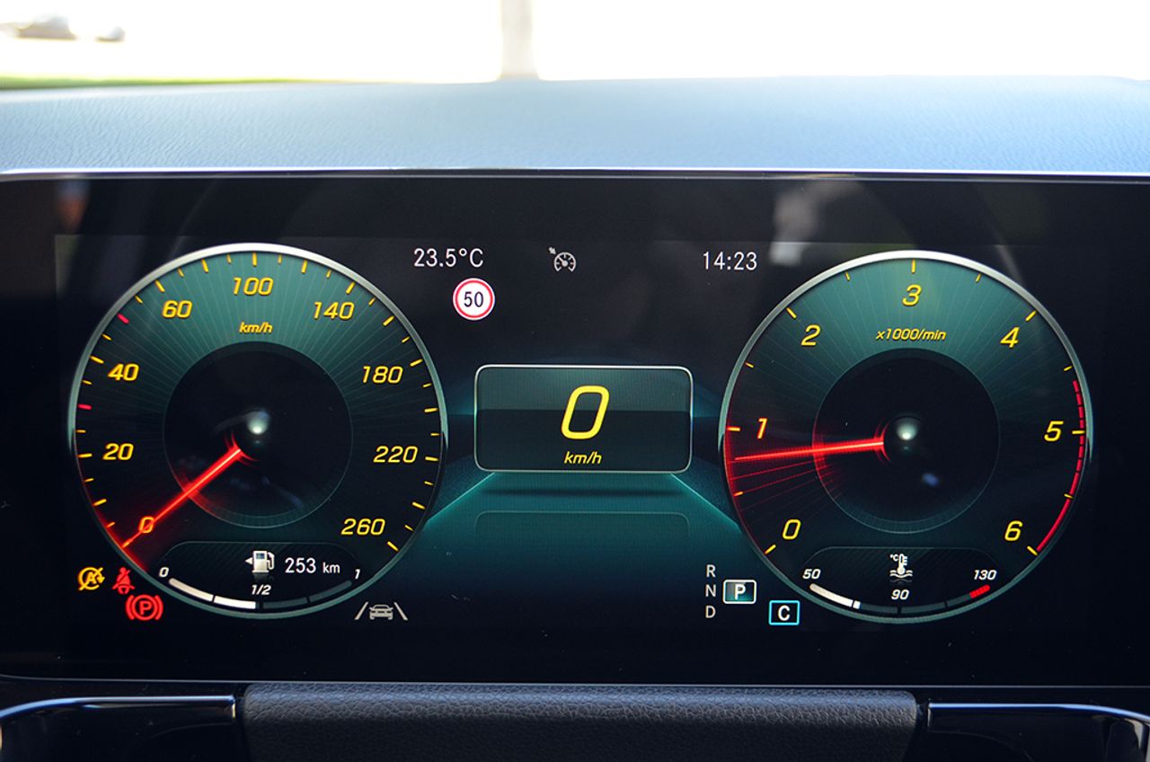 Mercedes GLA 200 d 8G-DCT 150cv - Foto 59