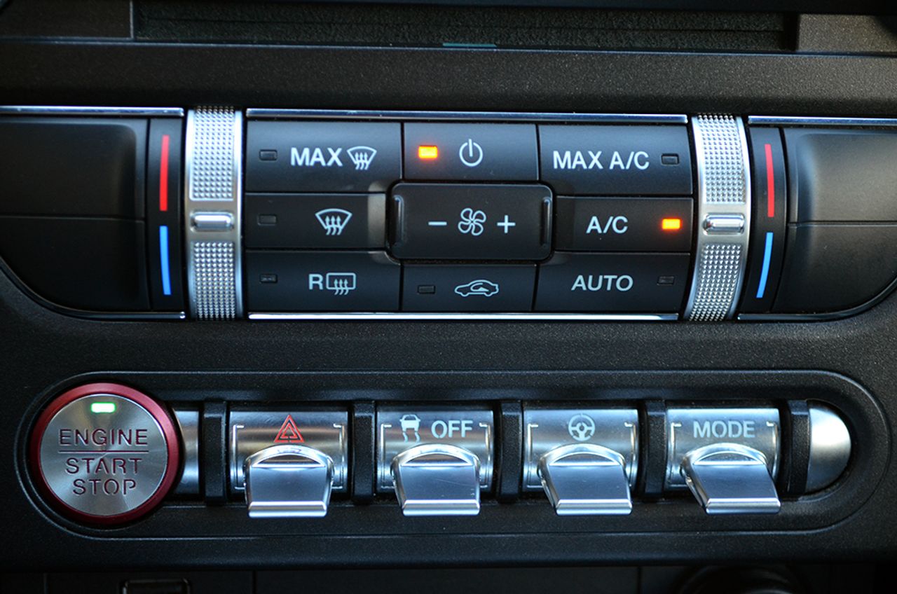 Ford Mustang Fastback Bullitt Special Edition 5.0 Ti-VCT V8 338 kW - Foto 28