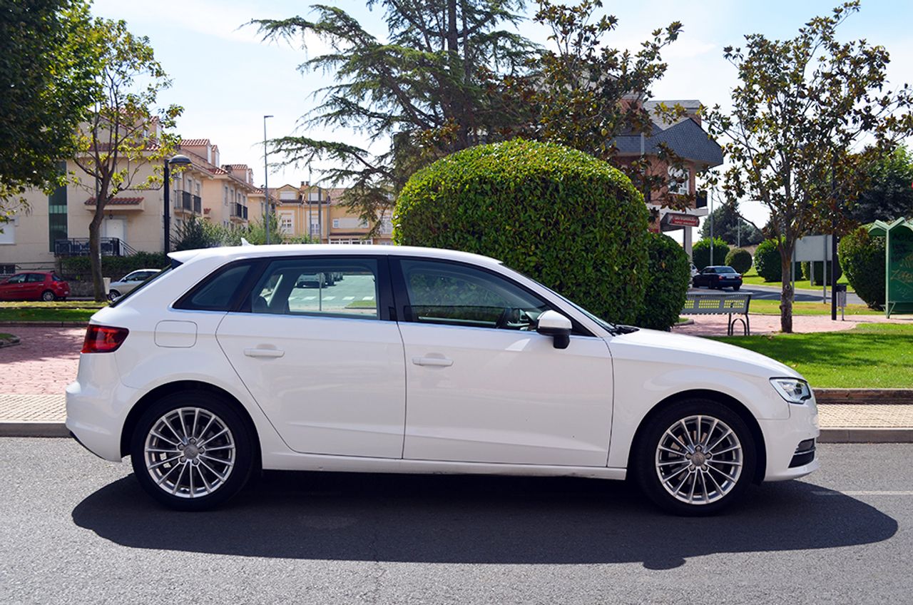 Audi A3 Sportback 2.0 TDI clean diesel 150 CV Ambition S tronic 6 vel. - Foto 5
