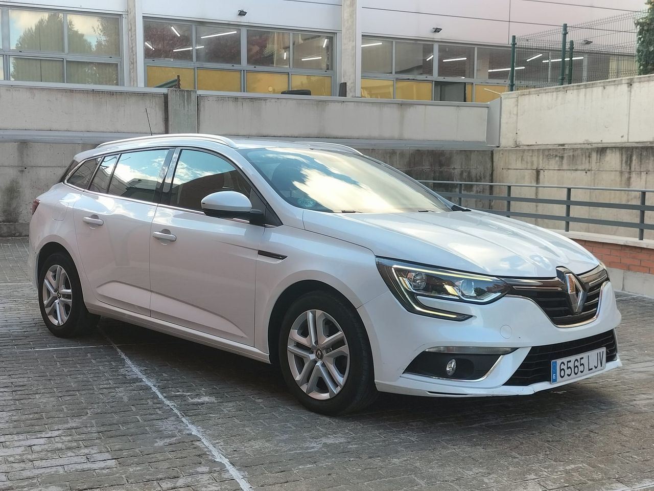 renault megane sport tourer 2020 / foto grande (2)