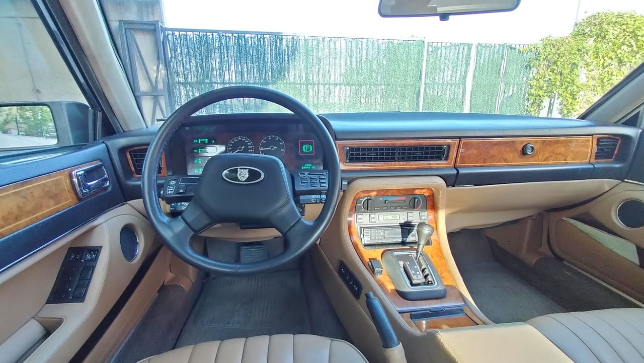 Jaguar XJ 6  Sovereign - foto 8