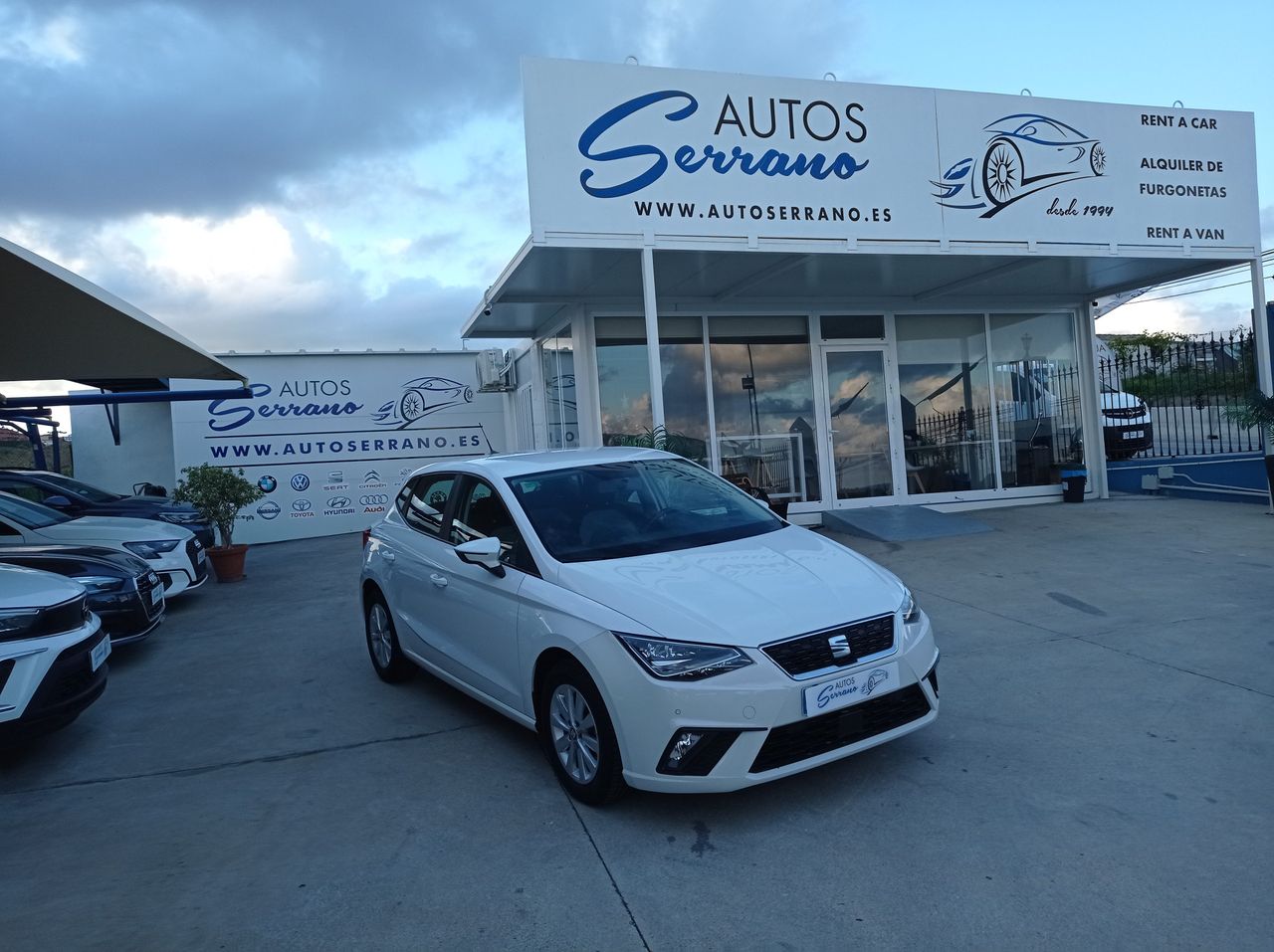 Precio contado  de segunda mano - seat ibiza 2019 /