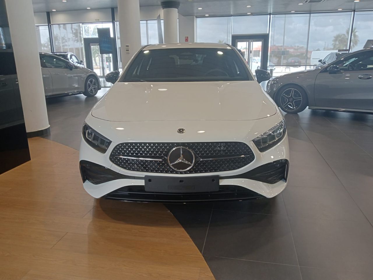 mercedes clase a 2023 / foto grande (3)