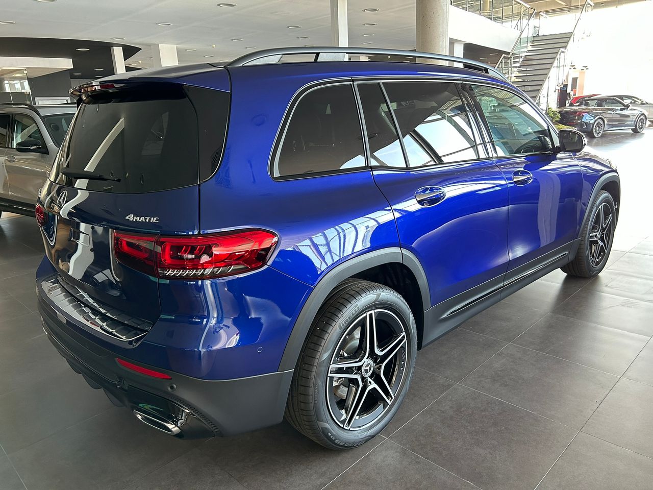 mercedes glb 2024 / foto grande (2)