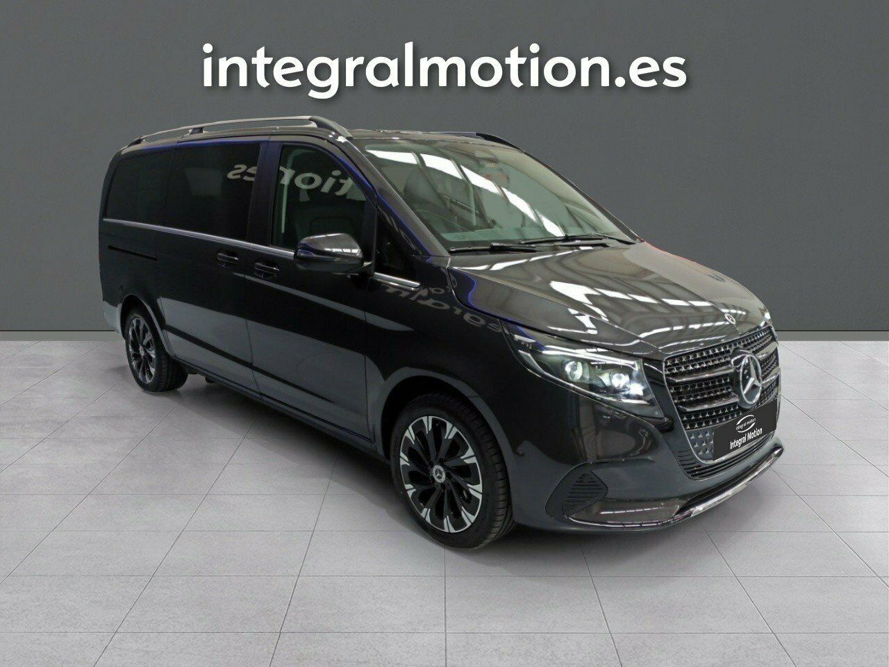 mercedes clase v 2024 / foto grande (3)