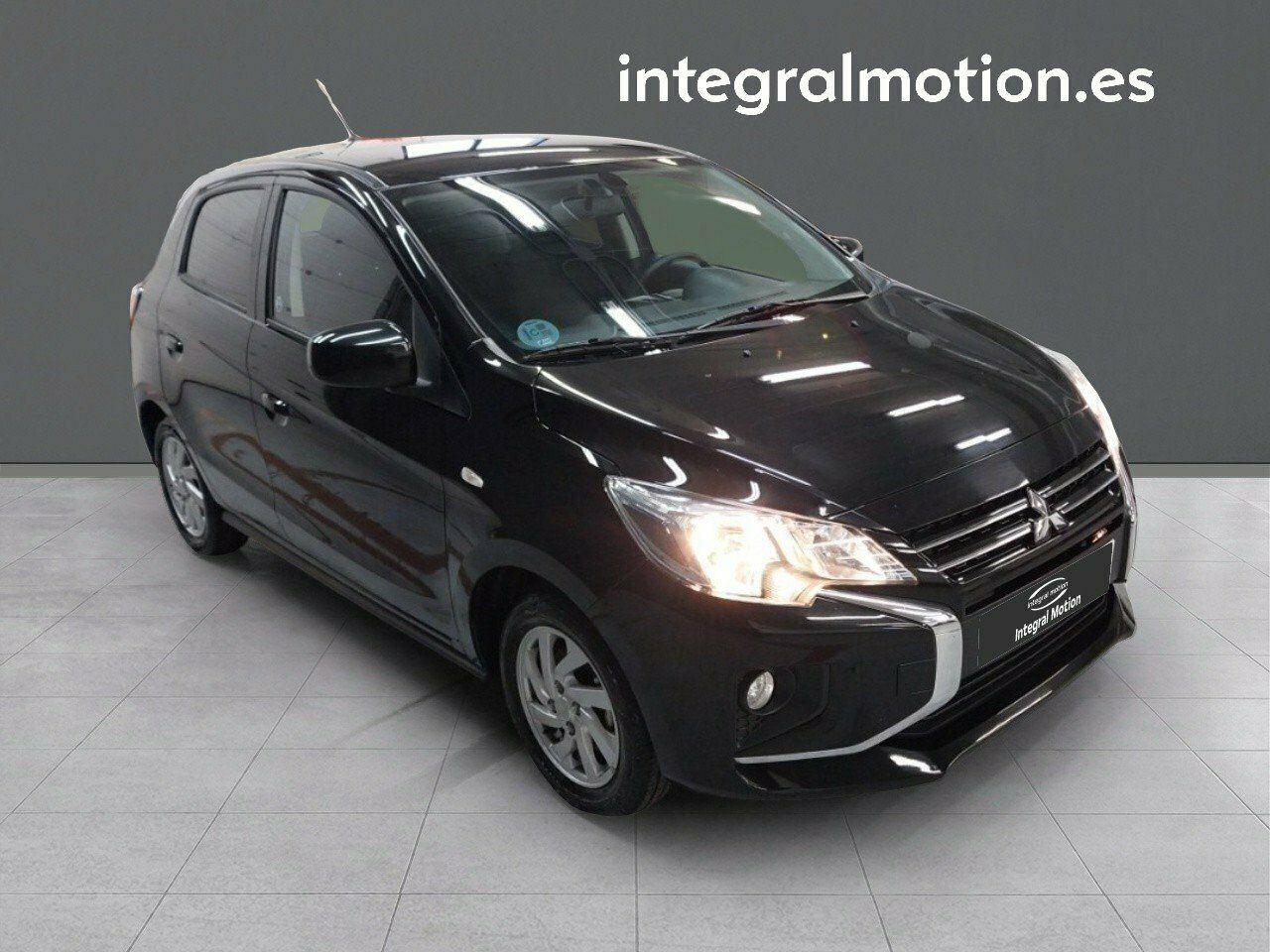 mitsubishi space star 2024 / foto grande (3)