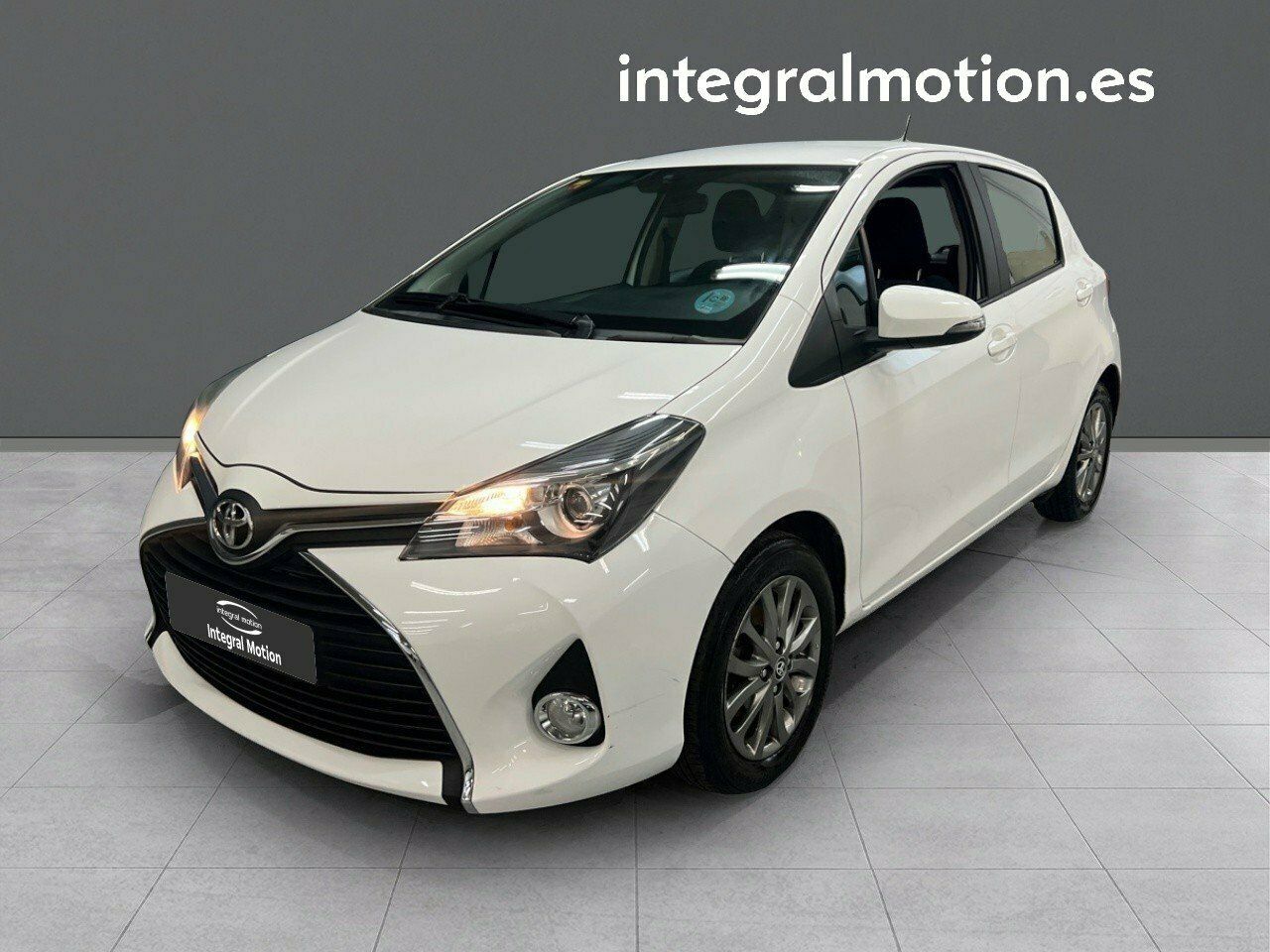 Citroen jumpy 2024 furgon 3 plazas  de segunda mano - toyota yaris 2017 /