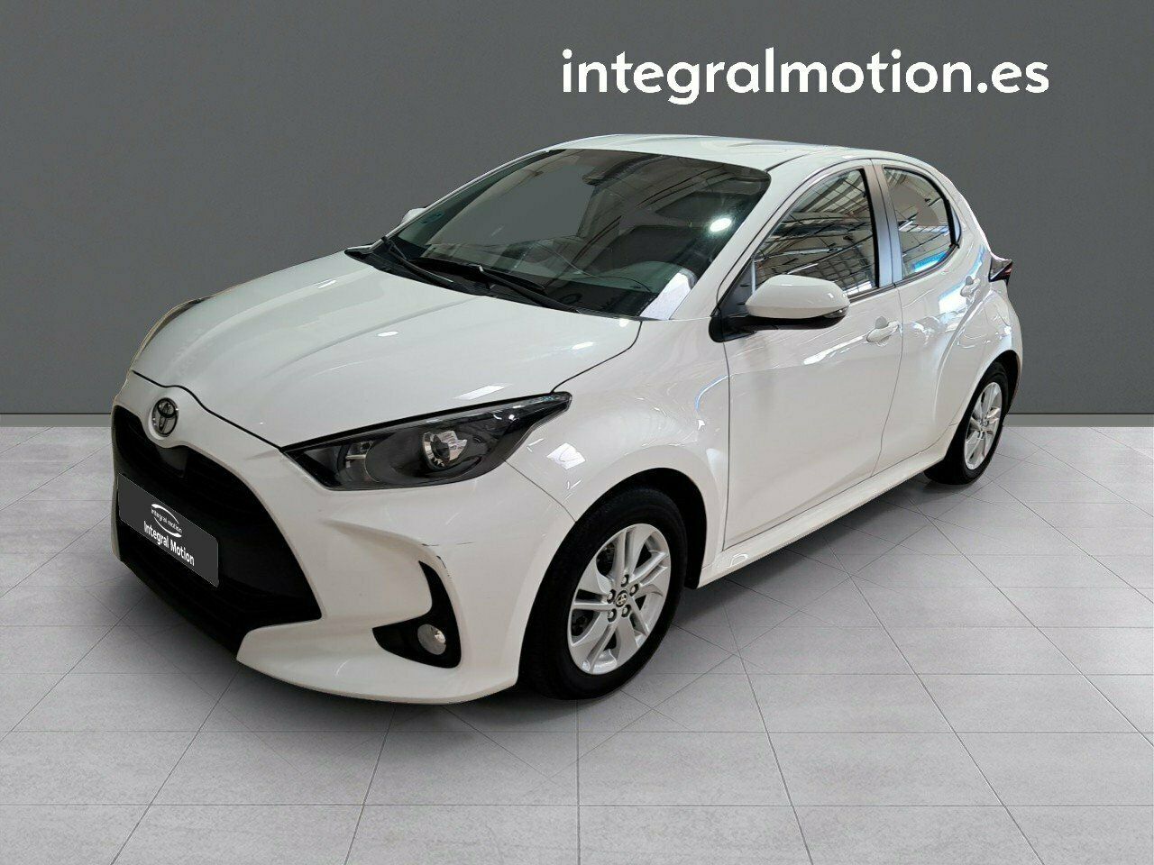 toyota yaris 2024 /