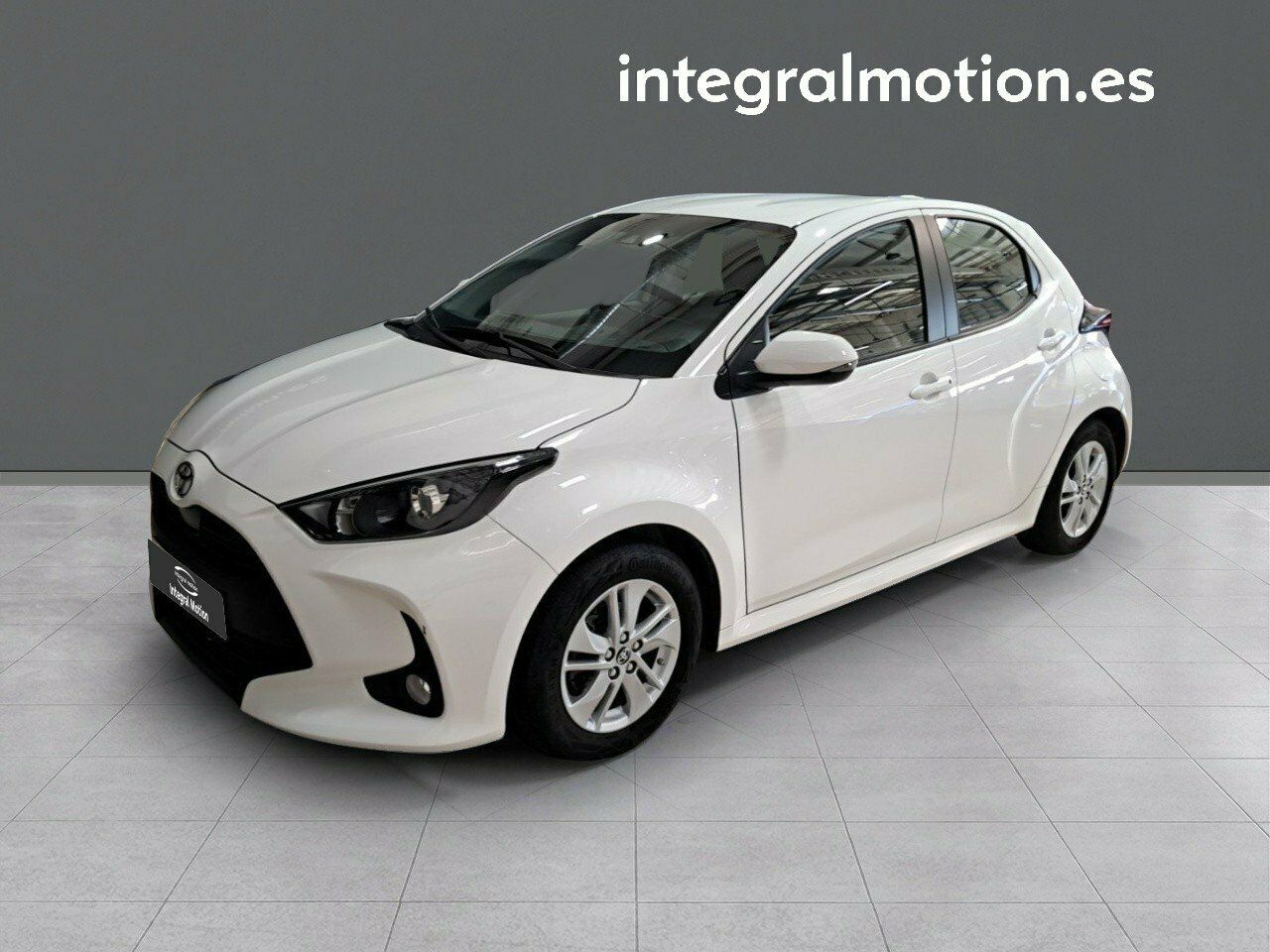 toyota yaris 2024 /