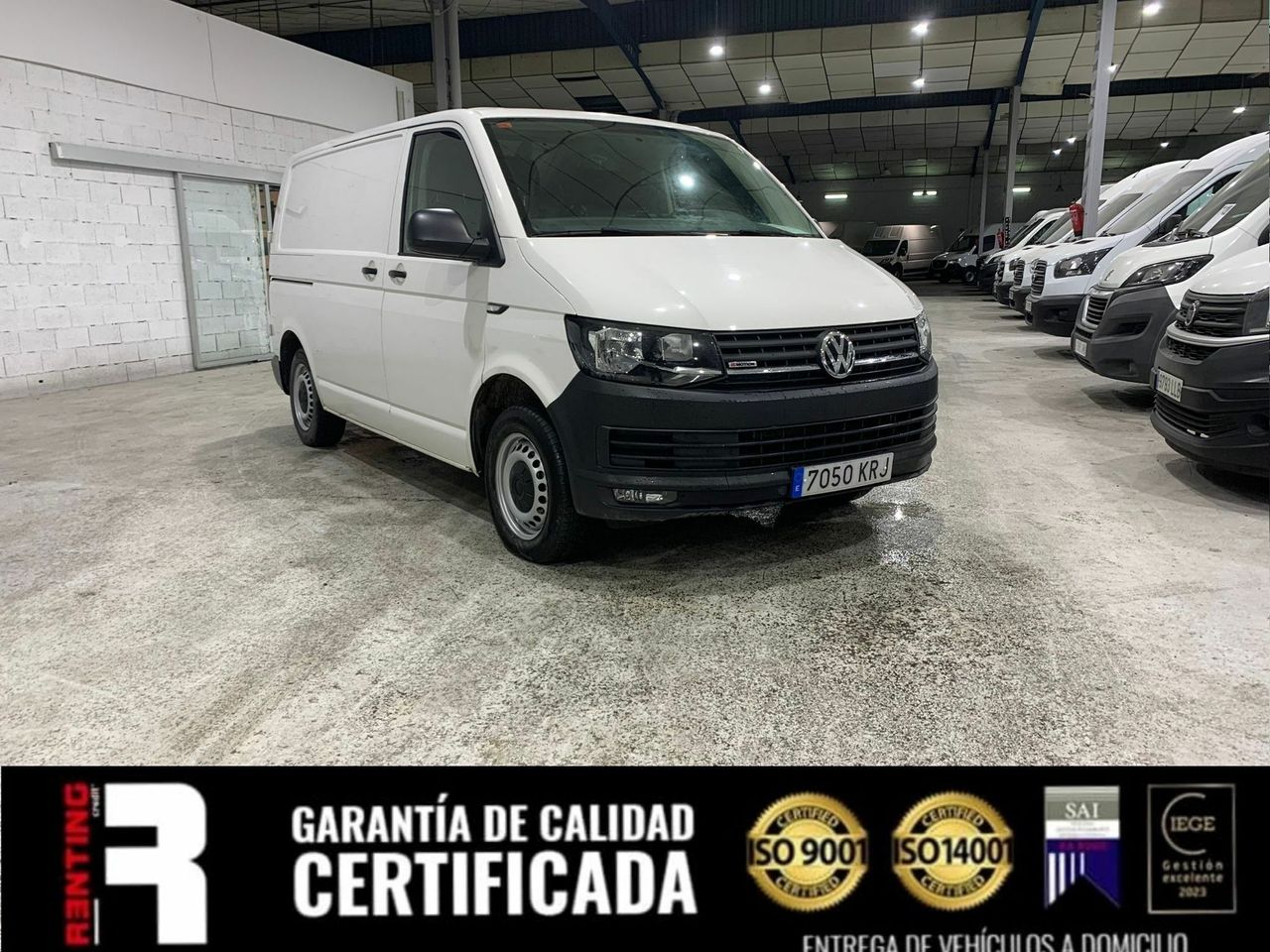 ▷ Volkswagen Transporter Furgón Largo TN 2.0 TDI 75kW (102CV) BMT 2018  119940 Deep Black efecto perla 1404 Segunda Mano Madrid 🥇