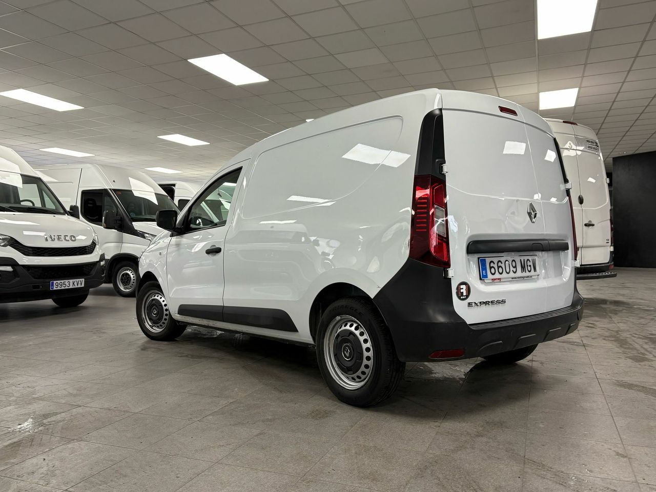 renault express 2023 / foto grande (3)