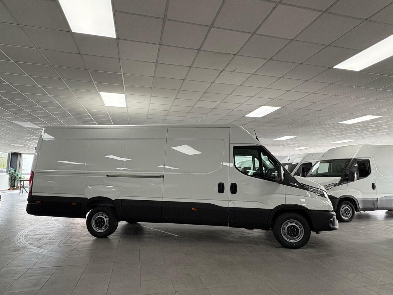 iveco daily 2025 / foto grande (3)