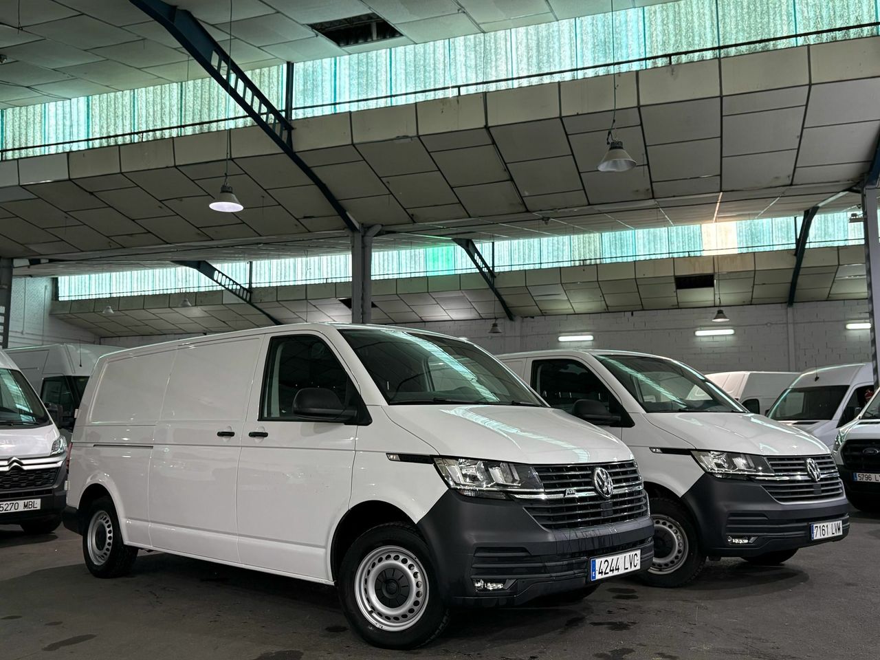 volkswagen transporter 2021 / foto grande (2)
